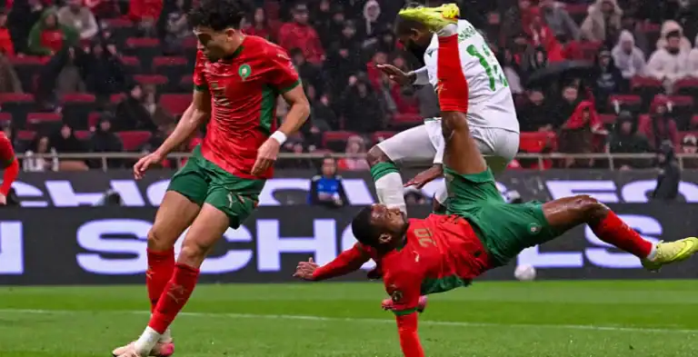 المغرب يفتتح كأس الأمم الأفريقية 2025 بفوز على جزر القمر (2-0) المغرب يفتتح كأس الأمم الأفريقية 2025 بفوز على جزر القمر (2-0)